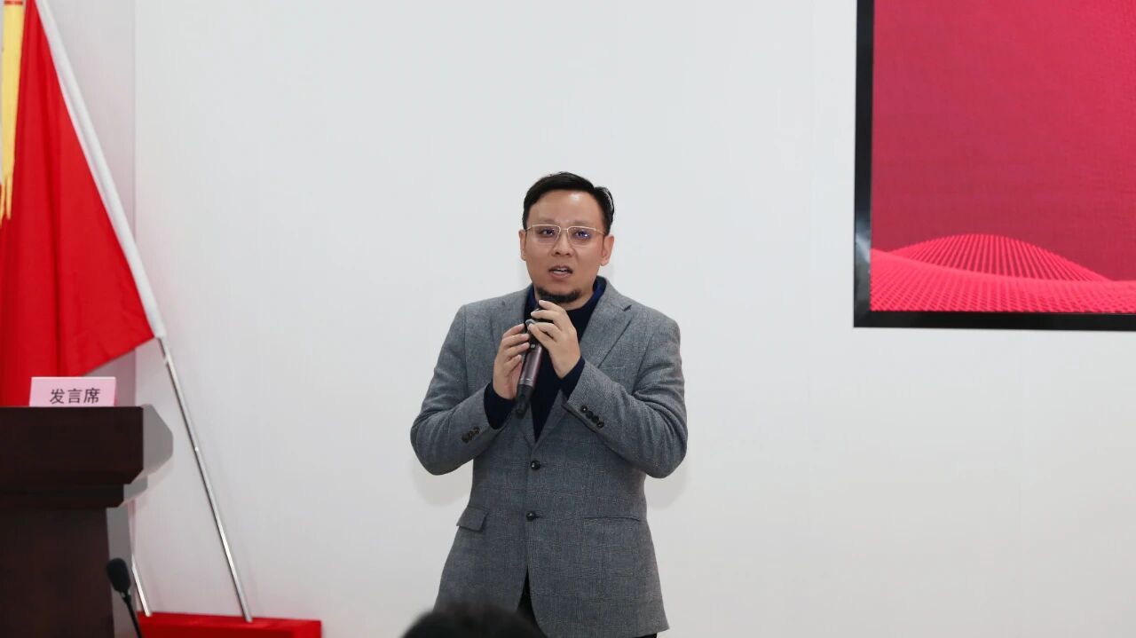 1765855219160929.jpg 770df52b2ce8e5abf6d9d7ac95d3ec2e.jpg